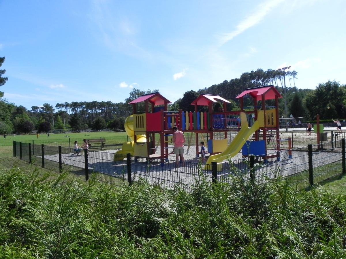 Village Vacances Les Chenes De 莱昂 外观 照片