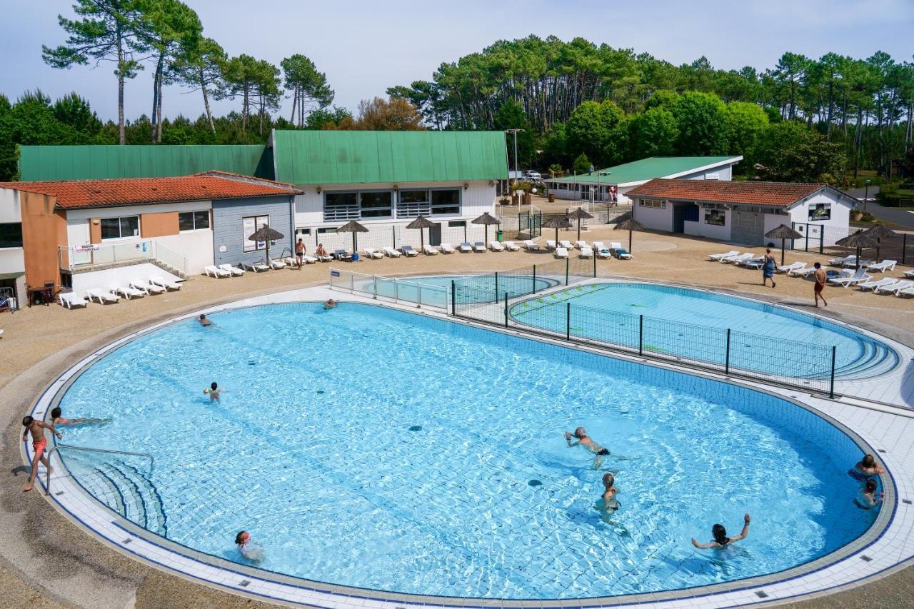 Village Vacances Les Chenes De 莱昂 外观 照片